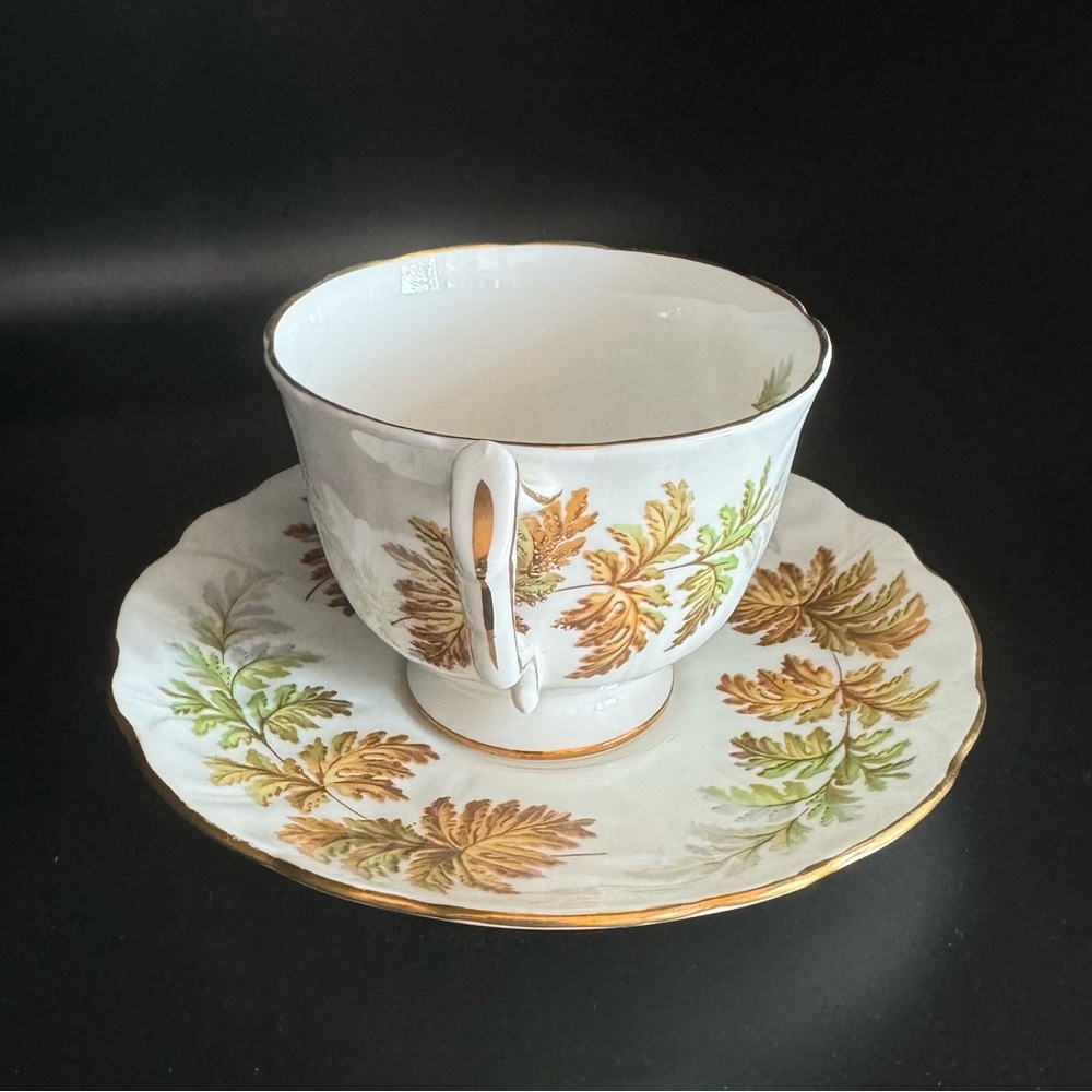 Vintage Aynsley Fall Oak Leaf Bone China Tea Cup & Saucer - Picture 5 of 7